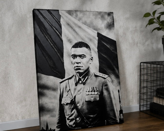 El Dictator Mbappé™ | Tableau Parodique Noir & Blanc sur Toile 30×40 cm