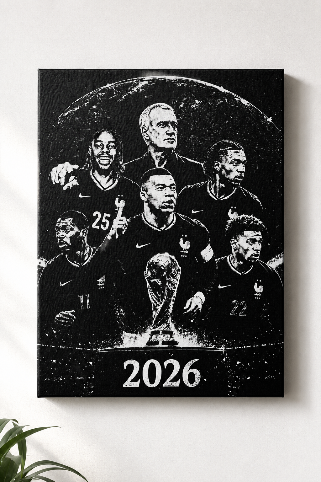Toile décorative noir et blanc inspirée du football français avec plusieurs joueurs sur fond sportif