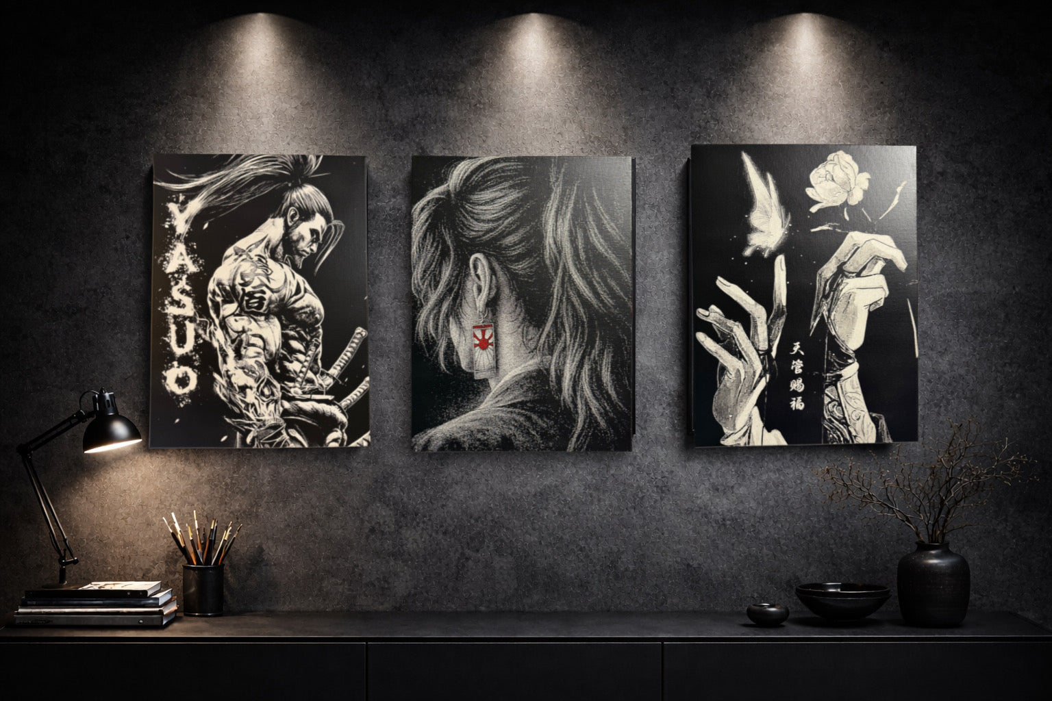 Mur de tableaux noir et blanc style guerrier décoration moderne