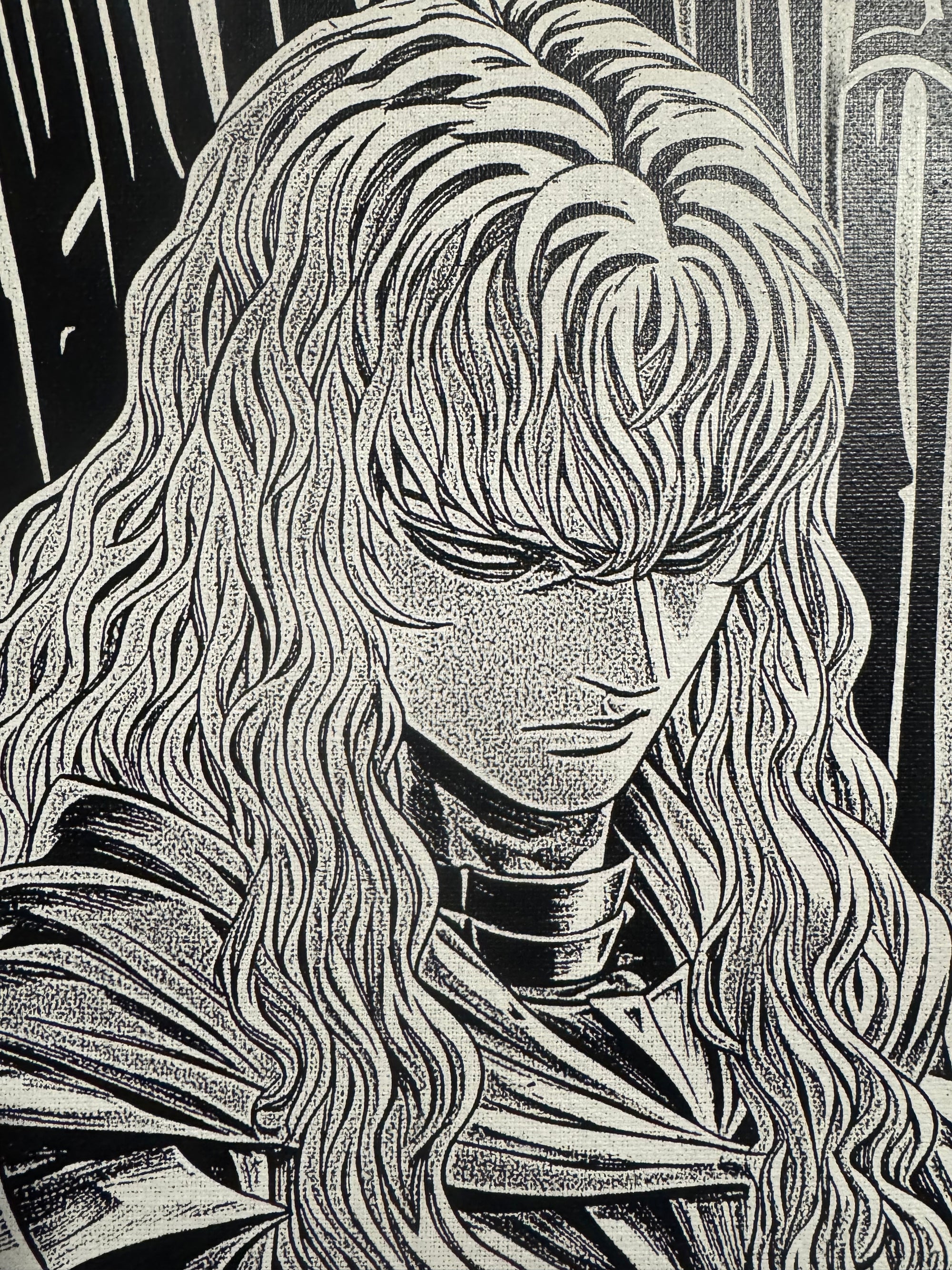 Détail du visage d’un chevalier manga noir et blanc aux cheveux ondulés, style dark fantasy