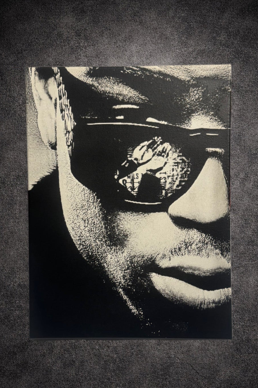 Portrait rappeur noir et blanc – Tableau mural style urbain – Toile 30x40 cm - DesignRomArt