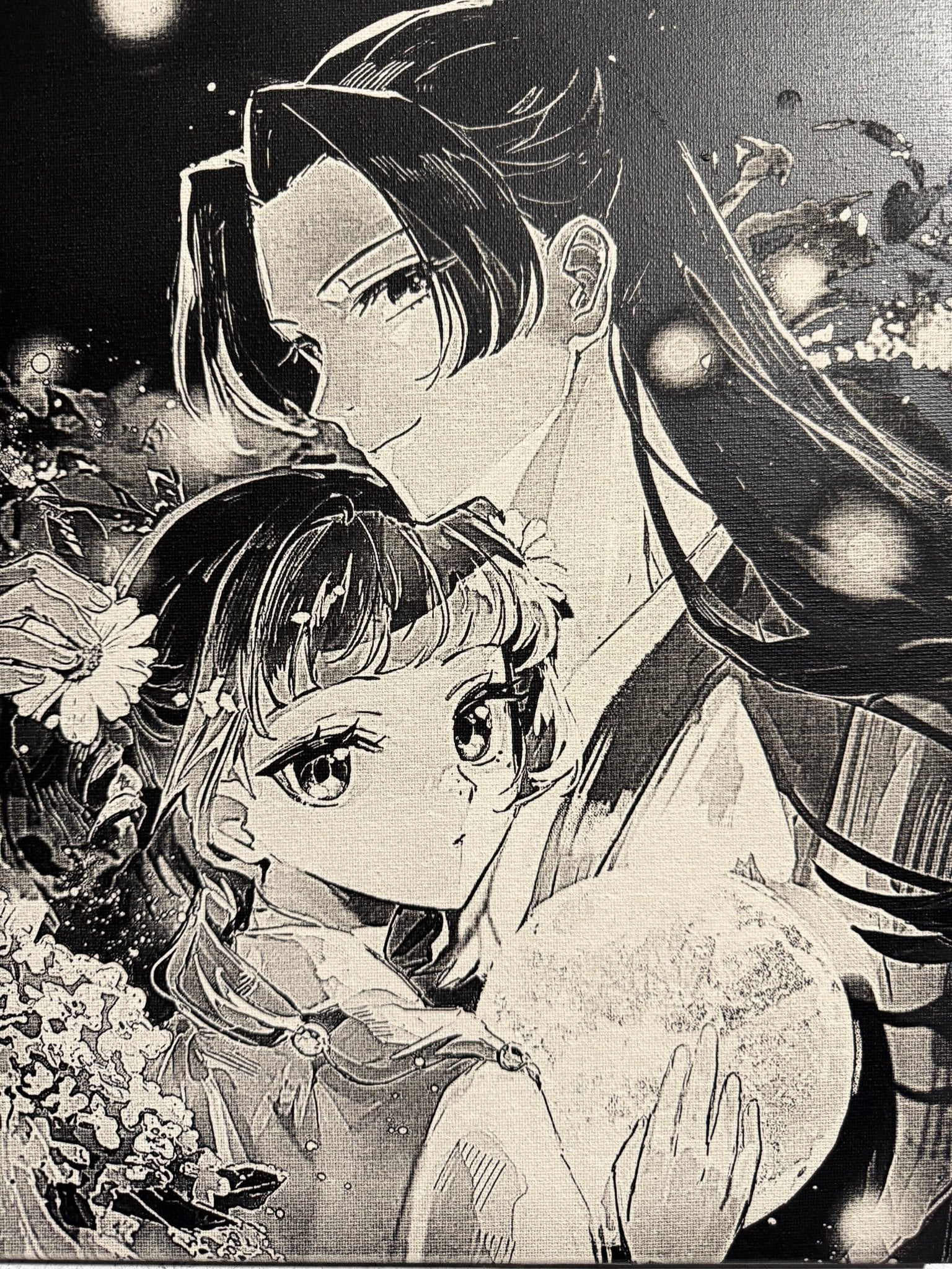 Tableau couple amoureux sous lumière de lune magique – style poétique romantique noir et blanc – décoration murale 30x40 cm - DesignRomArt