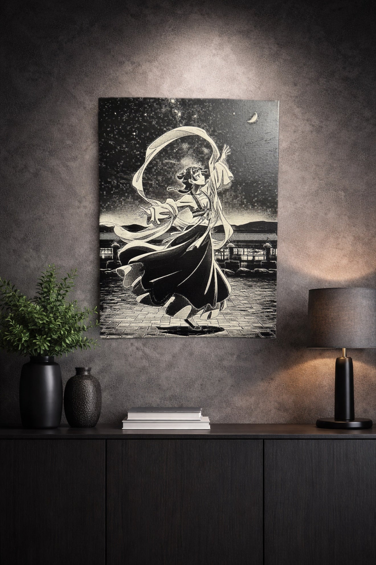 Tableau danseuse élégante sous ciel nocturne et lune brillante – style poétique asiatique noir et blanc – décoration murale 30x40 cm - DesignRomArt