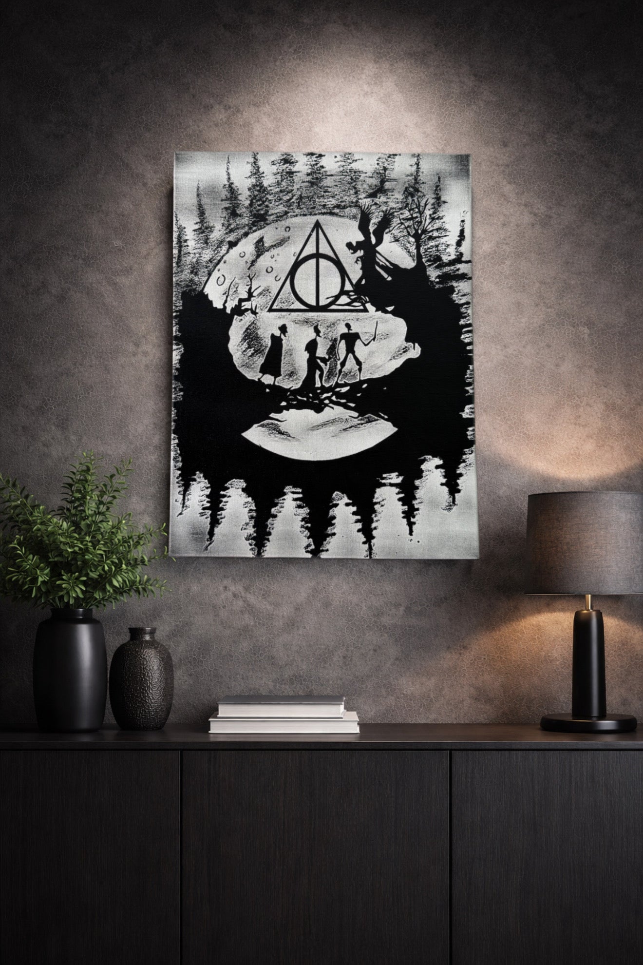 Tableau mural fantasy sombre avec forêt et silhouettes en quête