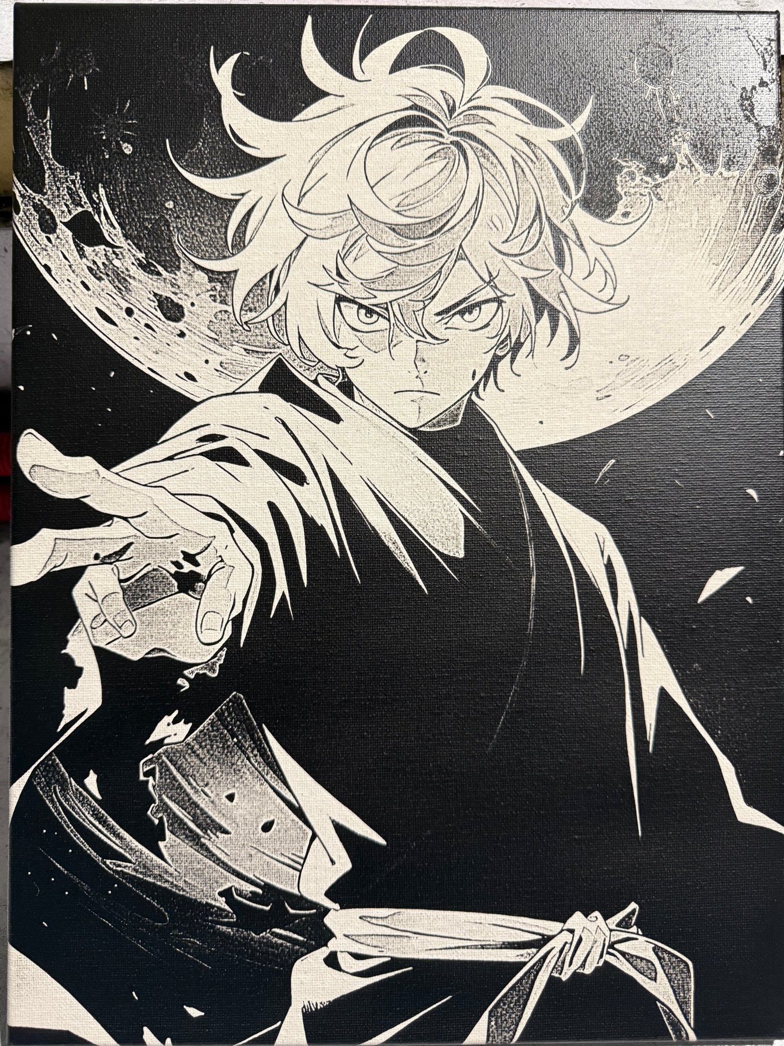 Tableau guerrier mystique sous la lune style manga noir et blanc décoration murale 30x40 cm - DesignRomArt