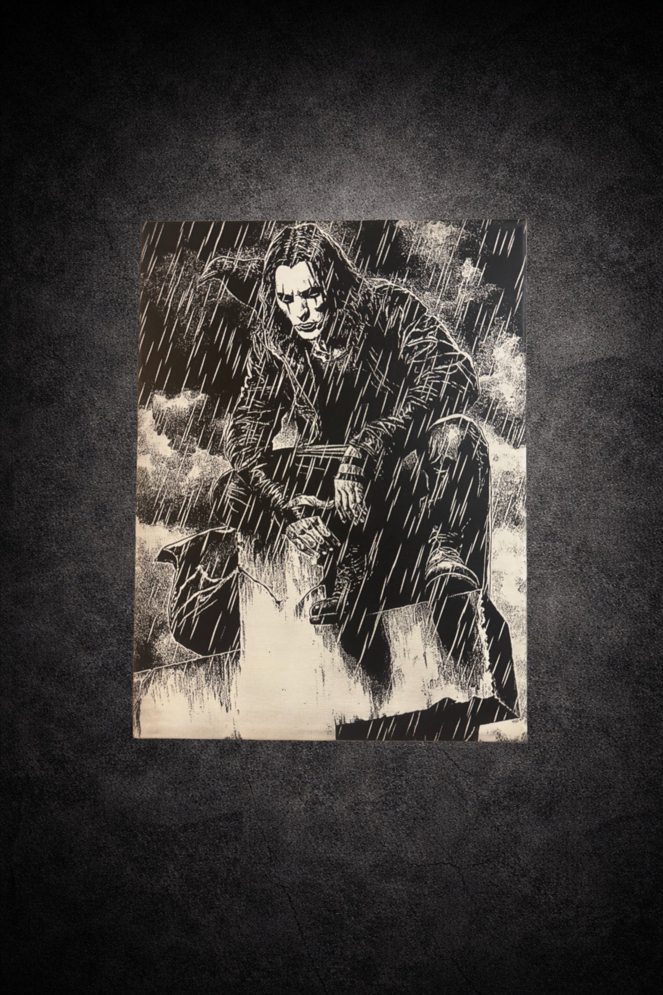 Tableau noir et blanc guerrier sombre sous la pluie