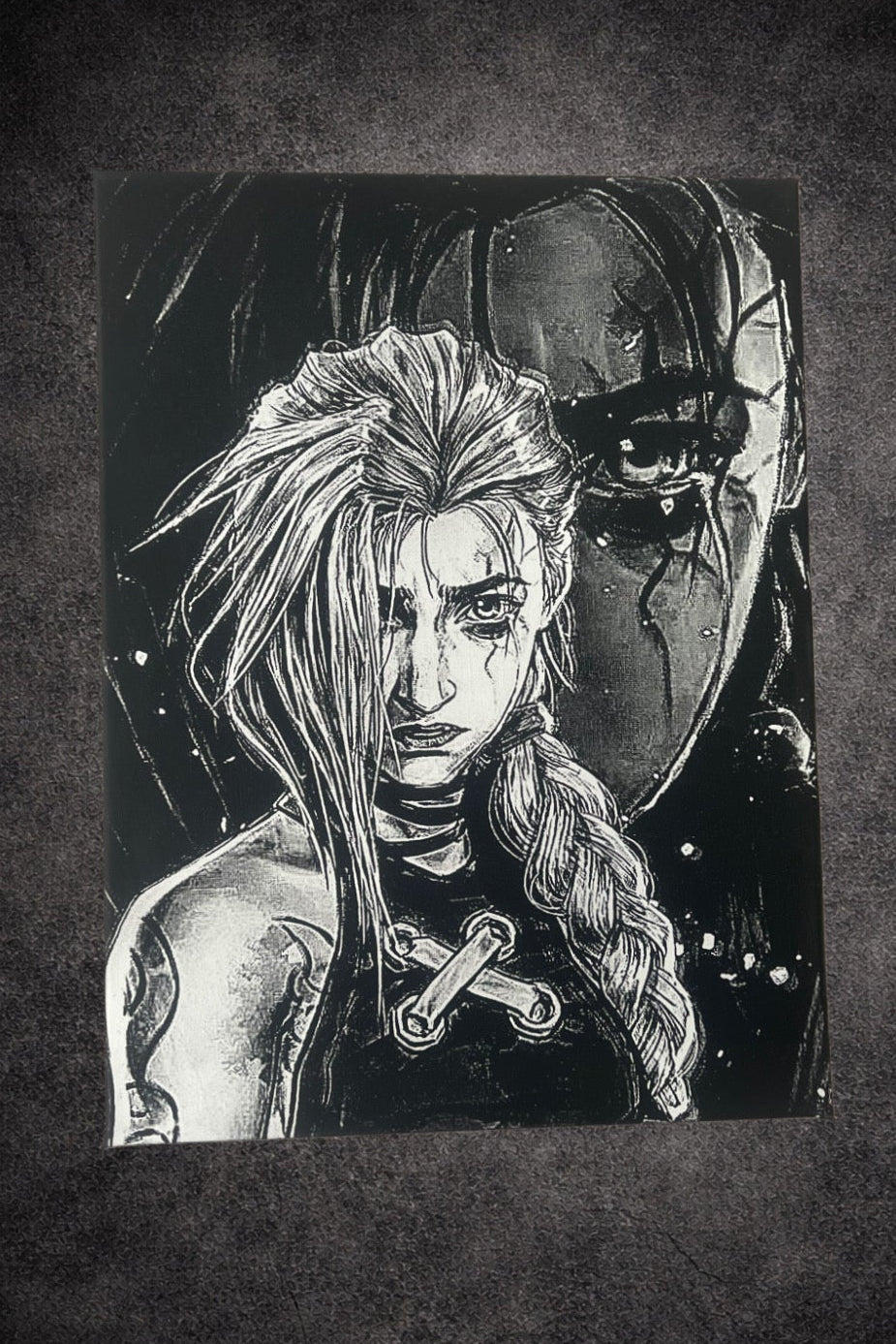 Tableau guerrière sombre au regard déterminé ambiance dystopique noir et blanc décoration murale 30x40 cm - DesignRomArt