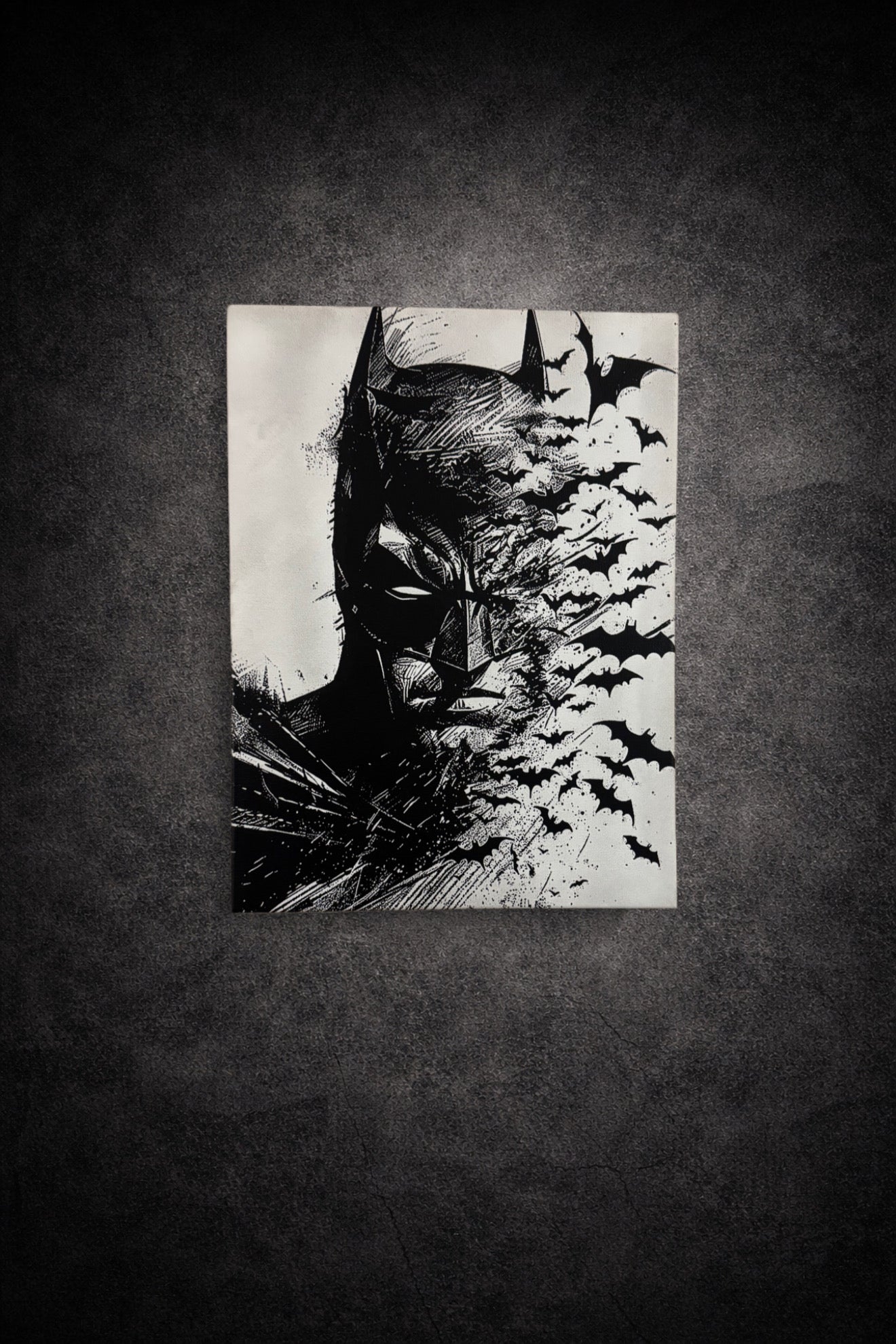 Tableau noir et blanc représentant un justicier masqué