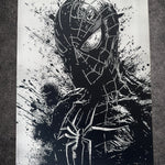 Tableau justicier masqué noir et blanc – Art mural urbain – Toile 30x40 cm - DesignRomArt