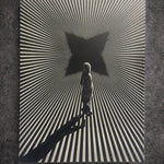 Tableau silhouette dans un couloir d’illusion infinie et profondeur hypnotique noir et blanc – décoration murale moderne 30x40 cm - DesignRomArt